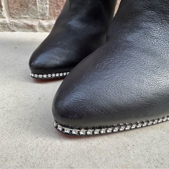 Gucci Black Heeled Boots with Gold Accents - Picture 6 of 9